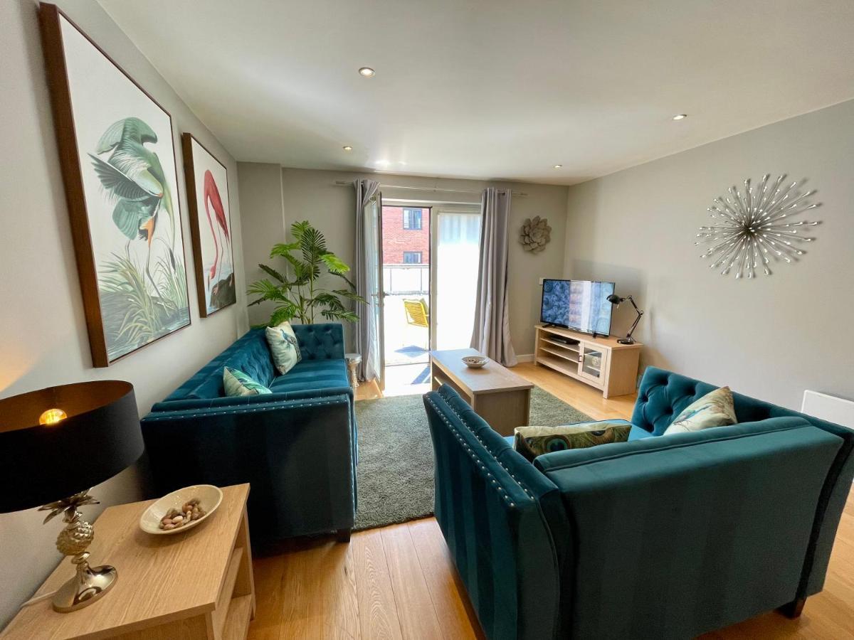 Stunning 2-Bed Town Centre Apartment - Hosted By Hutch Lifestyle Leamington Spa Exterior photo